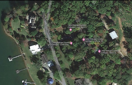 Hayesville Cottage | Lake Chatuge Country Cottages, 4 Vacation Rentals 17 Guests! Call for pricing.