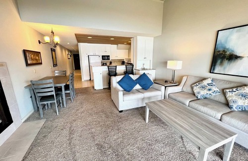 Chelan Resort | Lake Chelan Shores Lakefront Condo
