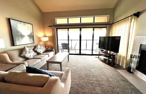 Chelan Resort | Lake Chelan Shores Lakefront Condo