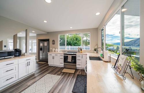 Manson House | Lake Chelan View Home with pool, hot tub & yard!