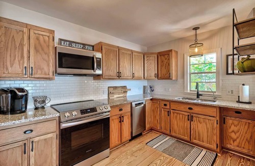 Chapin Cottage | Lake Cottage Big Views Private Dock, Boat Ramp, Kayaks and Putting Green!