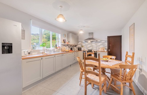 Kendal Cottage | lake district - hot tub, pet friendly, enclosed garden