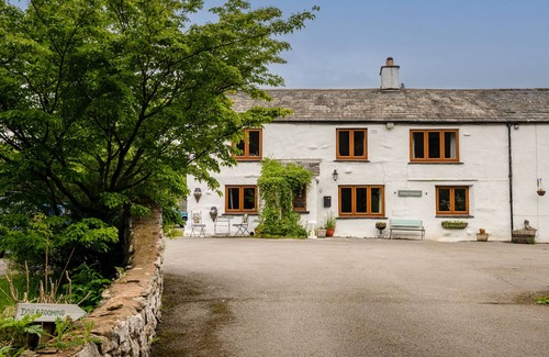 Kendal Cottage | lake district - hot tub, pet friendly, enclosed garden