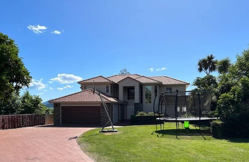Tikitere House | Lake Edge Rotorua