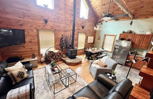 Redfield Apartment | Lake Effect Lodge | Tug Hill | Hot Tub | Pets OK!