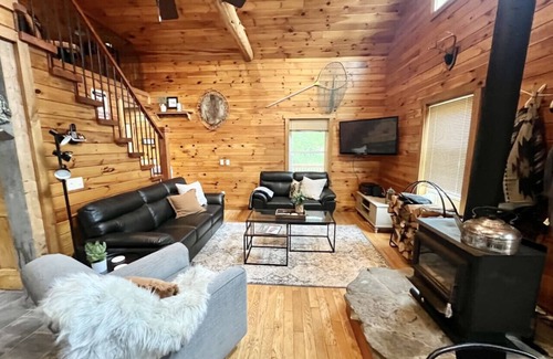Redfield Apartment | Lake Effect Lodge | Tug Hill | Hot Tub | Pets OK!