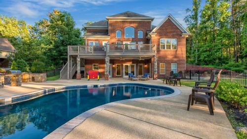Mooresville House | Lake Escape by AvantStay Lakefront Private Dock