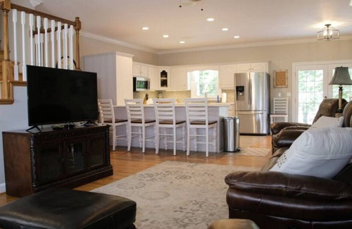 Centre House | Lake Escape on Weiss Lake
