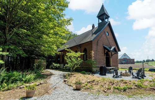 Mohican Township Cabin | Lake Fork SchoolhousenMohican and Amish Country Romantic Getaway