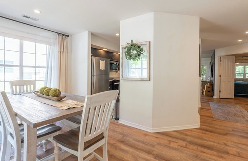 Table Rock Condo | Lake Front 💦 2 BEDROOM WALK-IN with Large Deck! ✨ (AP77-1)