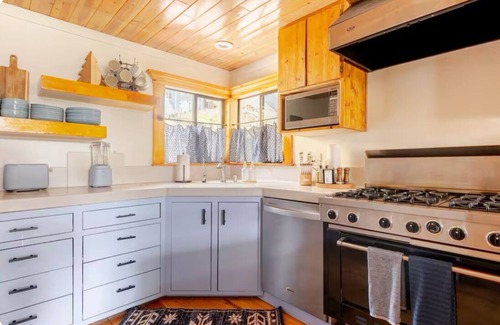 Bass Lake House | Lake Front Home in Bass Lake - Hot Tub, Private Marina and Dock, Fire Pit