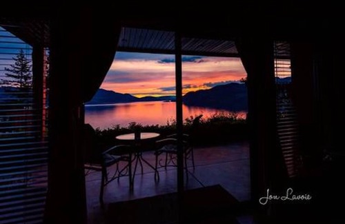 Central Okanagan House | Lake Front Home The best views of Okanagan Lake and 400ft private lake frontage.
