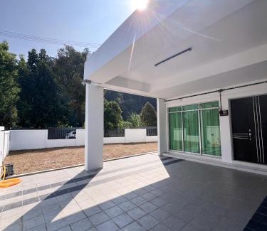 Hulu Kinta House | Lake Grove 17 near Tambun 4BR - 8 PAX