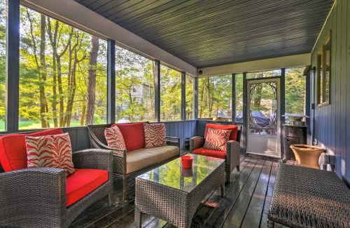Lake Harmony House | Lake Harmony Resort Home with Deck and Fire Pit!
