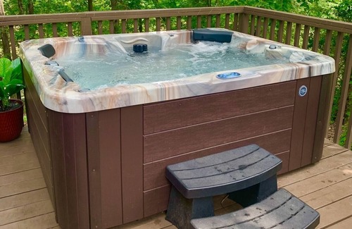 Anderson Cottage | Lake Hartwell cottage - Hot Tub!
