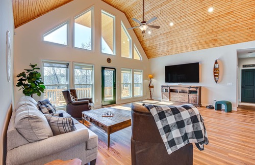 Fair Play Cottage | Lake Hartwell Cottage w/ Boat Dock: Near Clemson