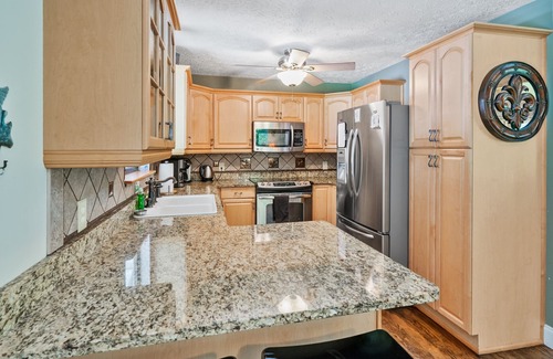 Cumming House | Lake Home, Dock, Hot Tub and Pet Friendly