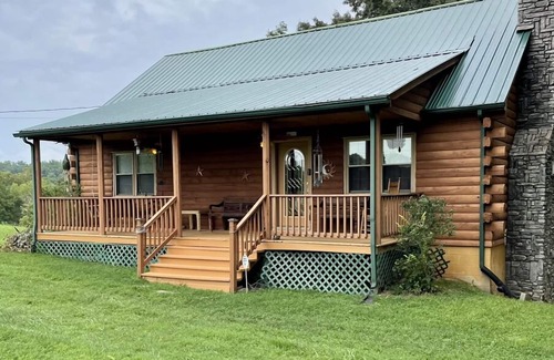 Rock Island Cabin | Lake house on 5 acres. Pet Friendly! Close to State Parks, Caverns, and Marinas.