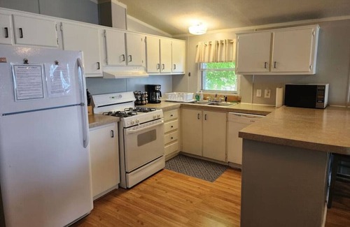 Au Train Apartment | Lake House on Lake Superior