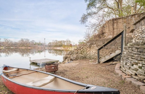 North Pekin House | Lake House Retreat