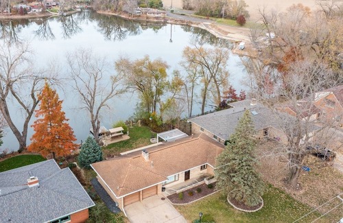 North Pekin House | Lake House Retreat