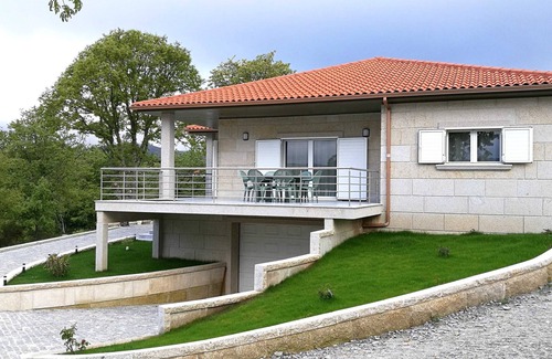 Montalegre House | Lake House - Travassos da Cha - Montalegre