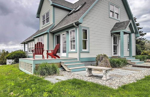 North Hero House | Lake House w/ 360 Views: Private Dock & Yard!