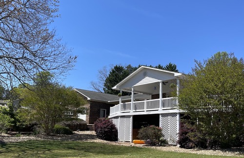 Seneca House | Lake House with Dock, Pool, and Pet Friendly. 8 Minutes from Clemson.