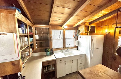Oscoda Cottage | Lake Huron beach-front cottage