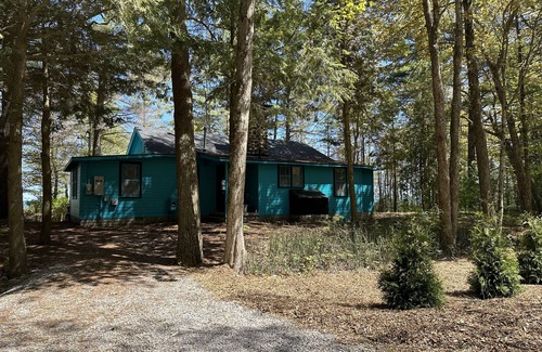 Oscoda Cottage | Lake Huron beach-front cottage