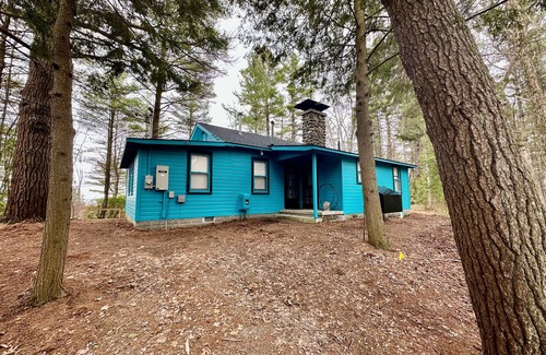 Oscoda Cottage | Lake Huron beach-front cottage