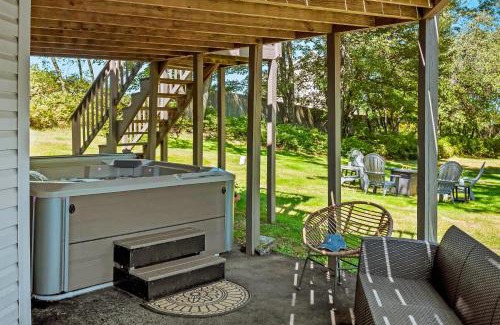 Long Pond House | Lake It Right by AvantStay Lakefront w Dock Hot Tub Fire Pit Game Room