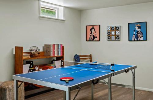 Long Pond House | Lake It Right by AvantStay Lakefront w Dock Hot Tub Fire Pit Game Room