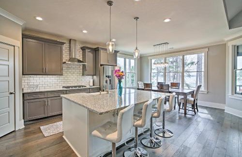 Seneca House | Lake Keowee Home with Balcony and Boat Dock!