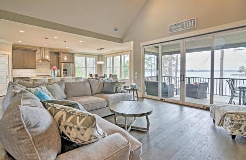 Seneca House | Lake Keowee Home with Balcony and Boat Dock!
