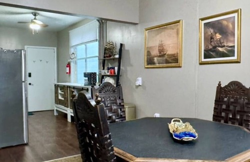 Observation Hill Apartment | Lake & Lift Bridge Views | Comfy | All Welcome