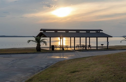 Onalaska RV Rental | Lake Livingston Glamping Getaway