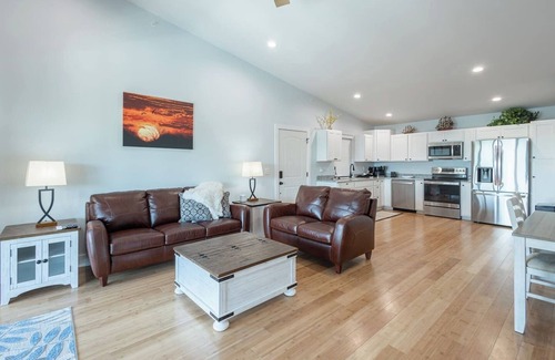 Indian Point Villa | Lake Luxury Villa by SDC: Saltwater Pool, Hot Tub, Stunning Lake Views! 2BD/2BA