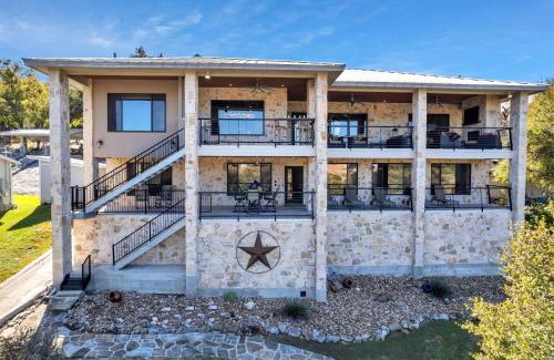 Marble Falls House | Lake Marble Falls on The Rocks and Concierge Service