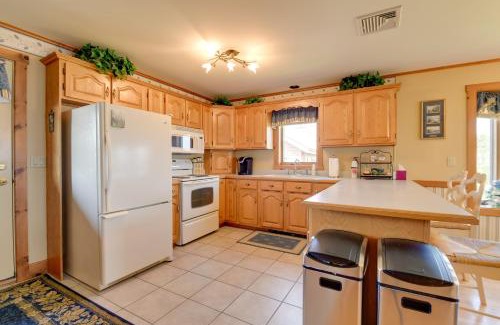 Newport Center Apartment | Lake Memphremagog Access Newport Condo with Balcony