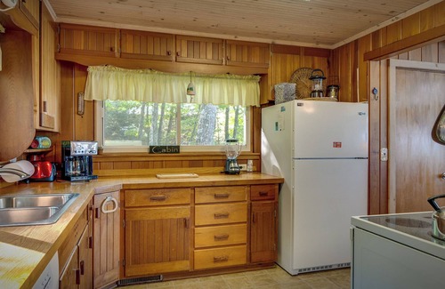 Harbor Springs House | Lake Michigan beachside cottage in Good Hart