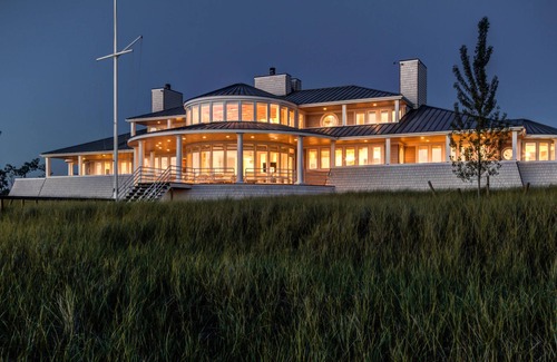 Saugatuck House | Lake Michigan & channel, Saugatuck. 8 bedrooms, heated pool in season, hot tub.