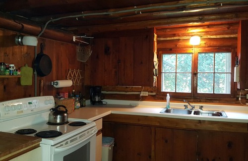 Sturgeon Bay Cottage | Lake Michigan Waterfront Rustic Cabin