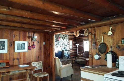 Sturgeon Bay Cottage | Lake Michigan Waterfront Rustic Cabin