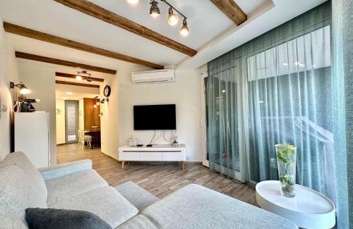 Balatonszemes Apartment | LAKE MOMENTS - Ruby Garden Apartment