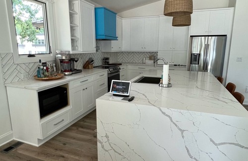 Mayhew Cottage | Lake Norman Cottage with stunning views of the sunset in a quiet cove