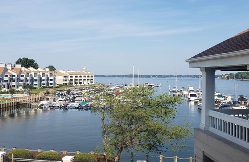 Cornelius Condo | Lake Norman Long Term Luxury Lake-Front Condo