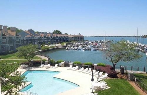 Cornelius Condo | Lake Norman Long Term Luxury Lake-Front Condo