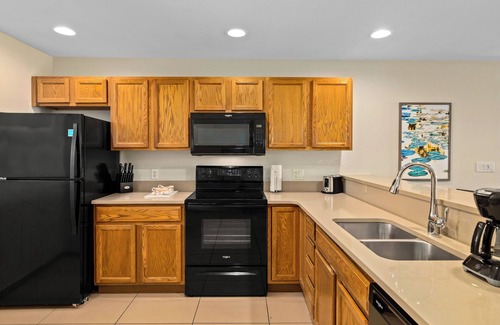 Osage Beach Resort | Lake of the Ozarks: 3BR Condo at Lakeside Resort w/WiFi, Pool & Watersports