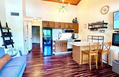 Osage Beach Condo | Lake of the Ozarks Stunner! Boat Slip Available to rent! Renovated with king bed